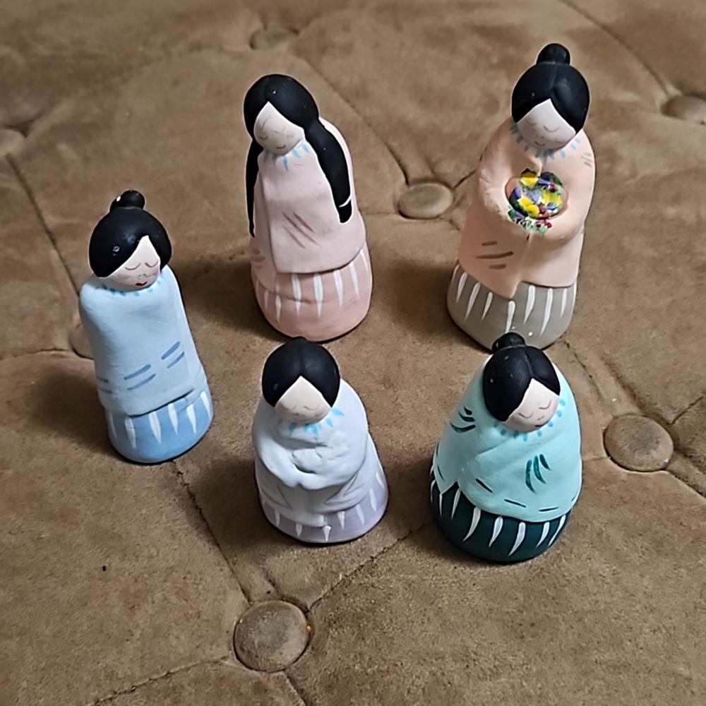 This vintage Southwestern Folk Art Pottery Female figurines